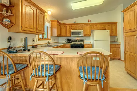 Kitchen - 2225 E Capitol Ave, Bismarck, ND 58501 photo 2 of 5
