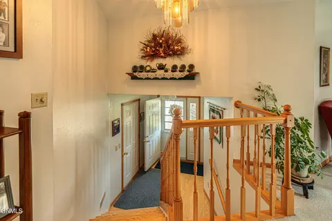 Entry Way - 2225 E Capitol Ave, Bismarck, ND 58501 photo 2 of 5