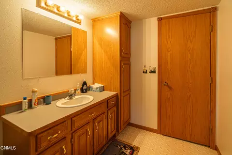 Bath - 2225 E Capitol Ave, Bismarck, ND 58501 photo 11 of 12
