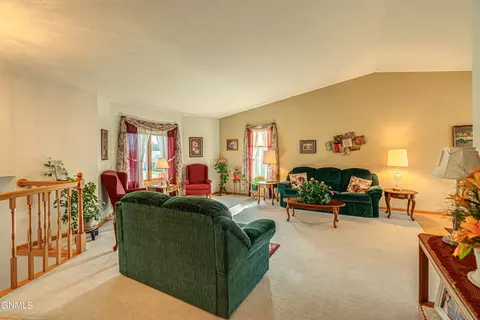 Living - 2225 E Capitol Ave, Bismarck, ND 58501 photo 5 of 8