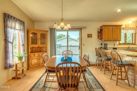 Dining - 2225 E Capitol Ave, Bismarck, ND 58501 photo 2 of 2