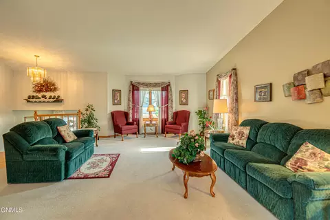 Living - 2225 E Capitol Ave, Bismarck, ND 58501 photo 2 of 8