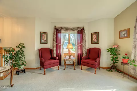Living - 2225 E Capitol Ave, Bismarck, ND 58501 photo 3 of 8