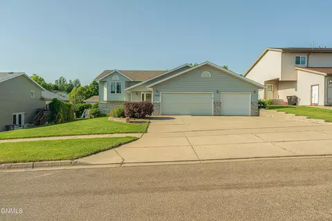 Exterior - 2225 E Capitol Ave, Bismarck, ND 58501 photo 3 of 13