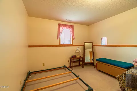 Bedroom - 2225 E Capitol Ave, Bismarck, ND 58501 photo 5 of 6