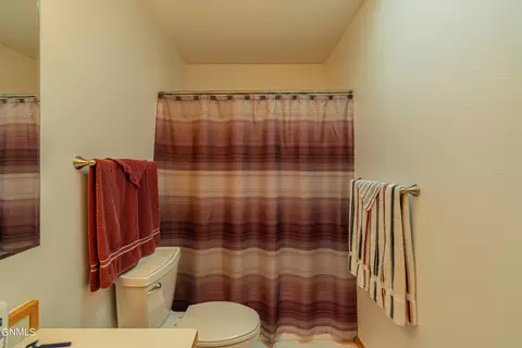 Bath - 2225 E Capitol Ave, Bismarck, ND 58501 photo 5 of 12