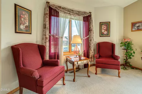 Living - 2225 E Capitol Ave, Bismarck, ND 58501 photo 4 of 8