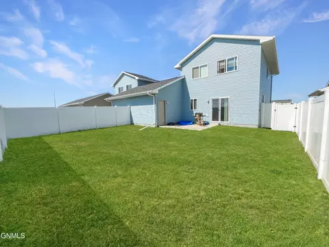 Exterior - 1569 47th Loop SE, Minot, ND 58701 photo 5 of 5