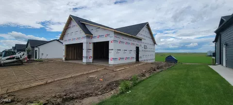 2909 44th Ave W, Williston, ND 58801 photo 2