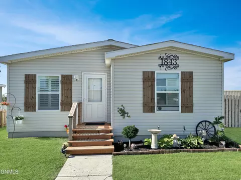1843 31st St W, Williston, ND 58801