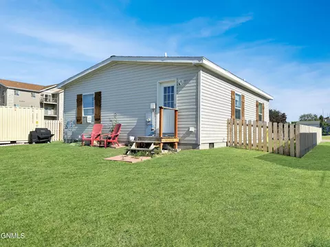 1843 31st St W, Williston, ND 58801 photo 12
