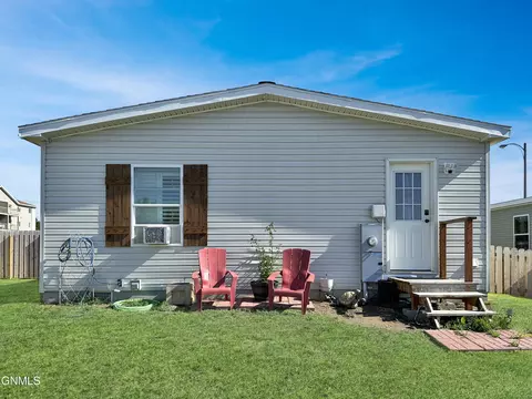 1843 31st St W, Williston, ND 58801 photo 10