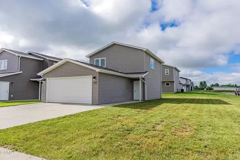 6903 Majestic Loop, Lincoln, ND 58504