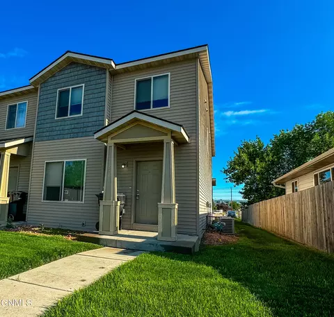 721 9th St E, Williston, ND 58801 photo 2
