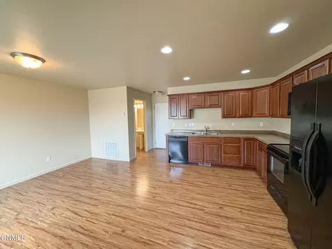 721 9th St E, Williston, ND 58801 photo 3