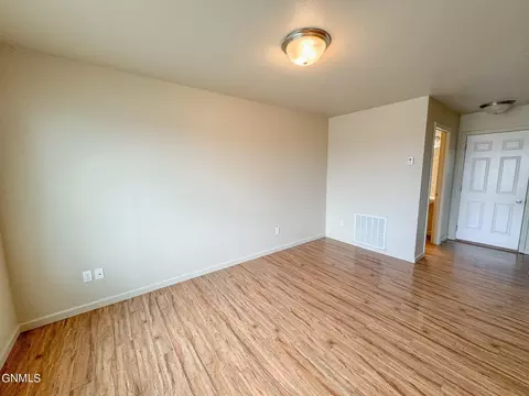 721 9th St E, Williston, ND 58801 photo 5