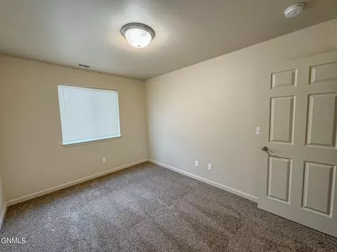 721 9th St E, Williston, ND 58801 photo 12