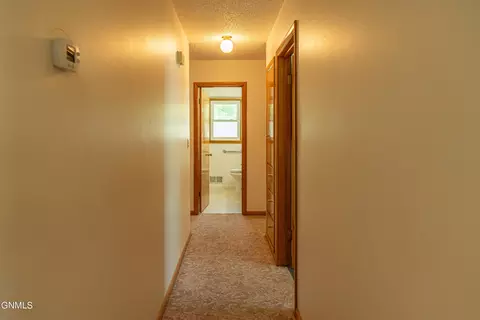 Entry Way - 2202 E Rosser Ave, Bismarck, ND 58501 photo 4 of 7