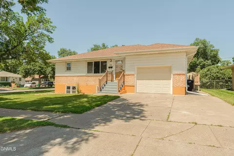 Exterior - 2202 E Rosser Ave, Bismarck, ND 58501 photo 2 of 11