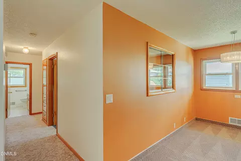 Entry Way - 2202 E Rosser Ave, Bismarck, ND 58501 photo 3 of 7