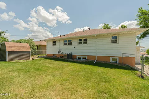 Exterior - 2202 E Rosser Ave, Bismarck, ND 58501 photo 10 of 11