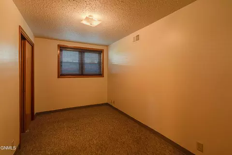 Bedroom - 2202 E Rosser Ave, Bismarck, ND 58501 photo 7 of 9