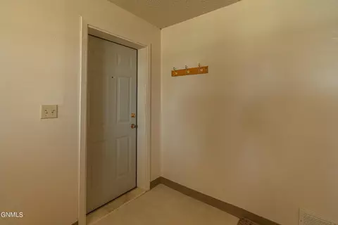Entry Way - 2202 E Rosser Ave, Bismarck, ND 58501 photo 6 of 7