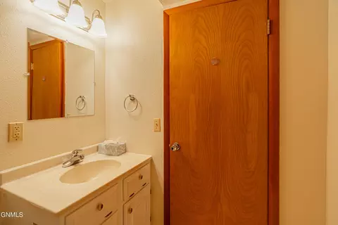 Bath - 2202 E Rosser Ave, Bismarck, ND 58501 photo 8 of 9