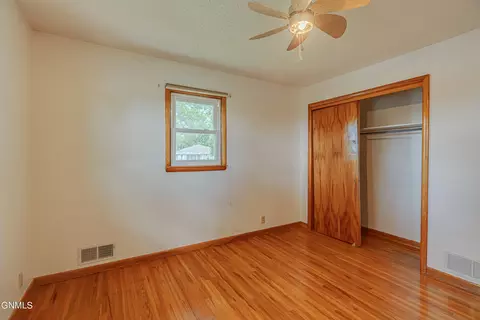 Bedroom - 2202 E Rosser Ave, Bismarck, ND 58501 photo 3 of 9