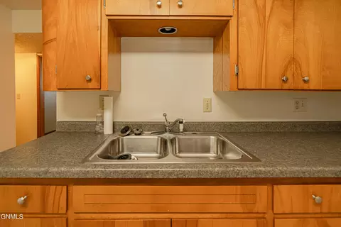 Kitchen - 2202 E Rosser Ave, Bismarck, ND 58501 photo 13 of 14