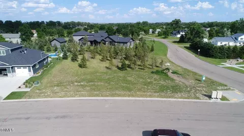 4125 Downing St, Bismarck, ND 58504