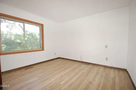 2822 3rd St NW, Sidney, MT 59270 photo 6