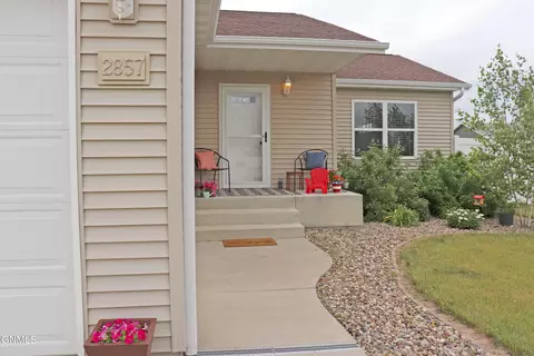 2857 Whitlow St, Bismarck, ND 58504