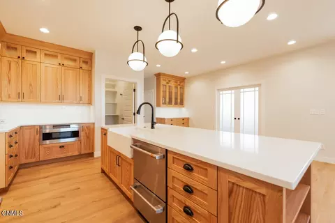 Kitchen - 321 Flint Dr, Bismarck, ND 58503 photo 4 of 4
