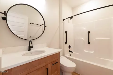 Bath - 321 Flint Dr, Bismarck, ND 58503 photo 1 of 2