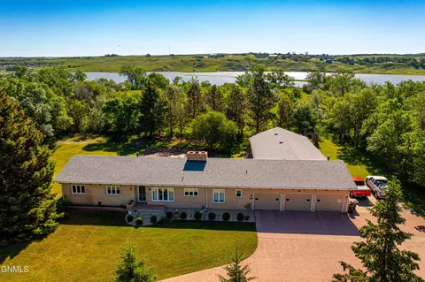 3118 13th Ave E, Williston, ND 58801