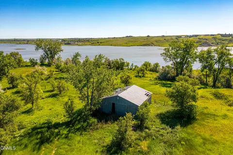 3118 13th Ave E, Williston, ND 58801 photo 10