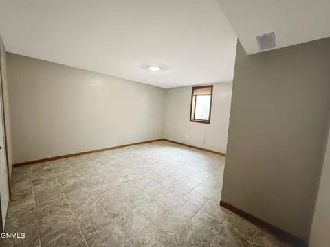 3118 13th Ave E, Williston, ND 58801 photo 37