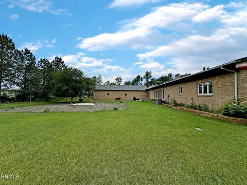 3118 13th Ave E, Williston, ND 58801 photo 47
