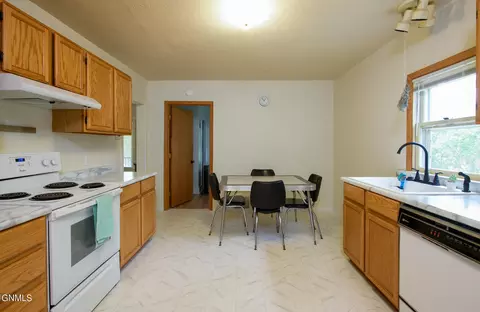 506 Grant St, Carson, ND 58529 photo 6