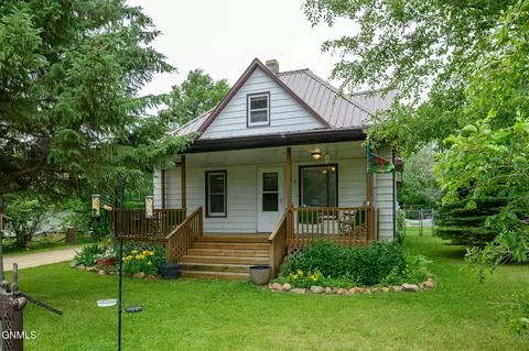 506 Grant St, Carson, ND 58529