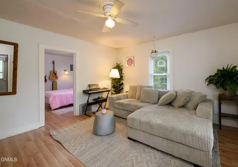 506 Grant St, Carson, ND 58529 photo 4
