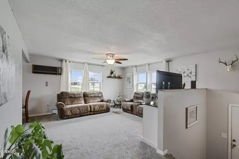 3719 3rd Ave E, Williston, ND 58801 photo 9