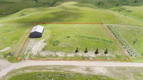 674 Harmony Lp, Hazen, ND 58545 photo 4