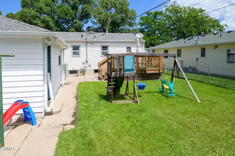 2531 B Ave E, Bismarck, ND 58501 photo 18