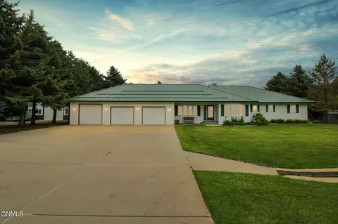 2501 97th Ave NE, Bismarck, ND 58503