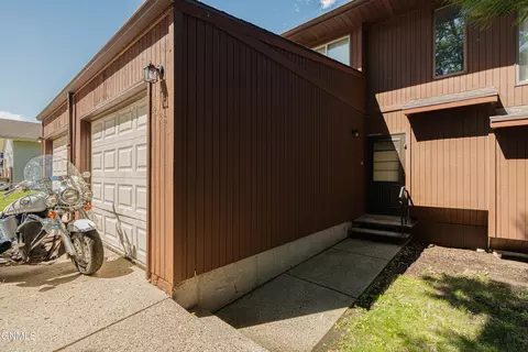 2023 11th Ave SE, Mandan, ND 58554