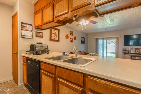 Kitchen - 2023 11th Ave SE, Mandan, ND 58554 photo 4 of 5
