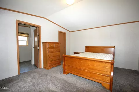 17 E 3rd St E, Fairview, MT 59221 photo 9