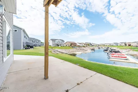 Exterior - 2009 Pirates Loop SE, Mandan, ND 58554 photo 2 of 4